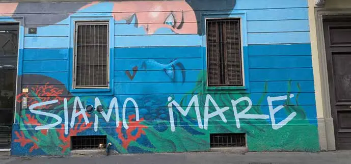 Murale blu di Worldrise con la scritta Siamo mare